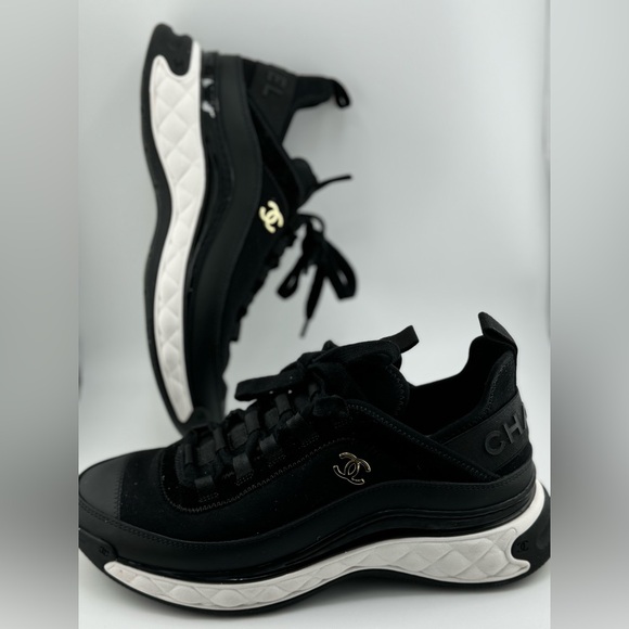 Chanel Sneakers box dust bag included - Picture 1 of 4